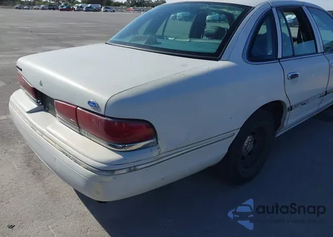 1997 Ford Crown Victoria Police Interceptor из США, поврежденный, VIN 2FALP71W2VX123995